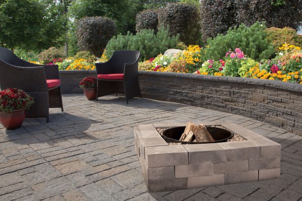 Patio area featuring Shaw Brick's Amesbury Fire Pit Kit
